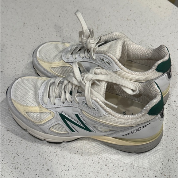 New Balance Women's Cream and Mint Sneakers - Picture 3 of 13